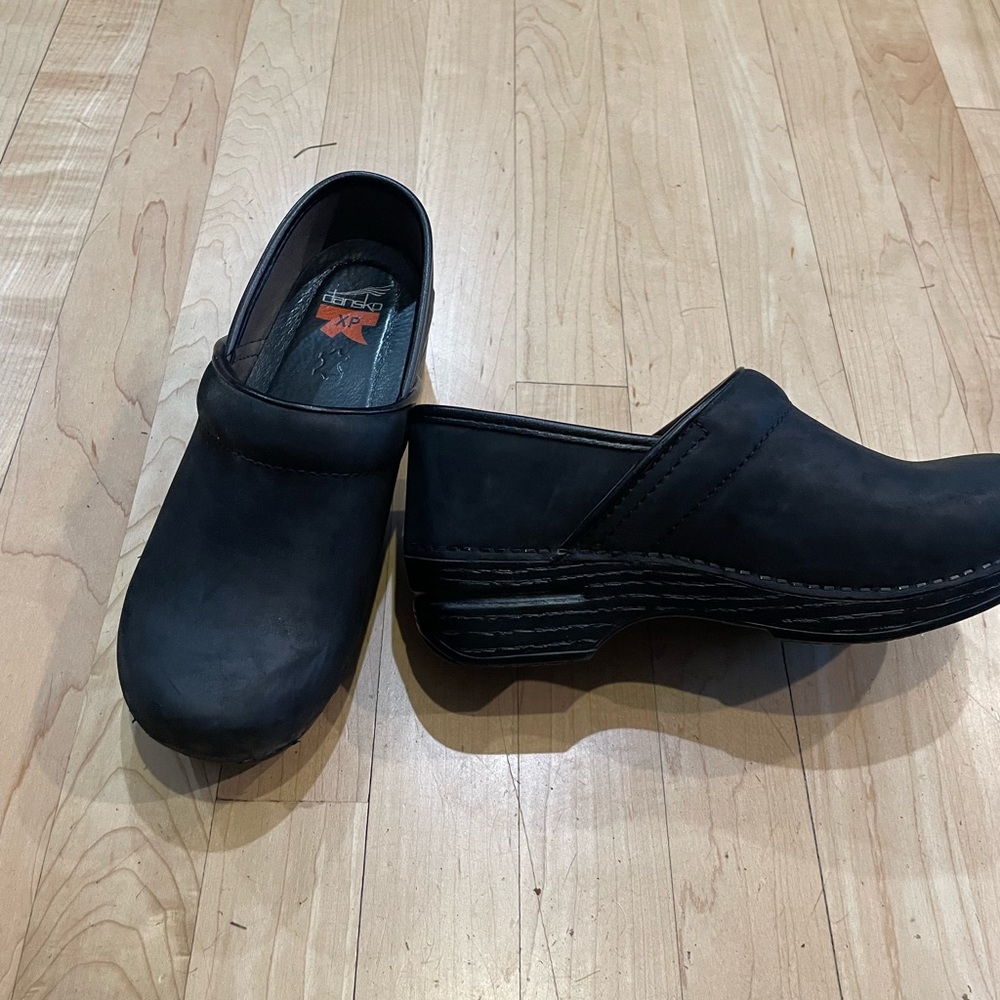 Danskco clogs
